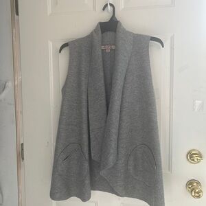 Beyond Threads 60% Alpaca 40% Wool Gray Draped Sleeveless Cardigan Vest